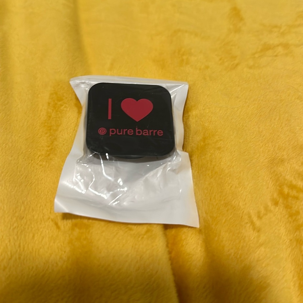 Pure barre pop socket